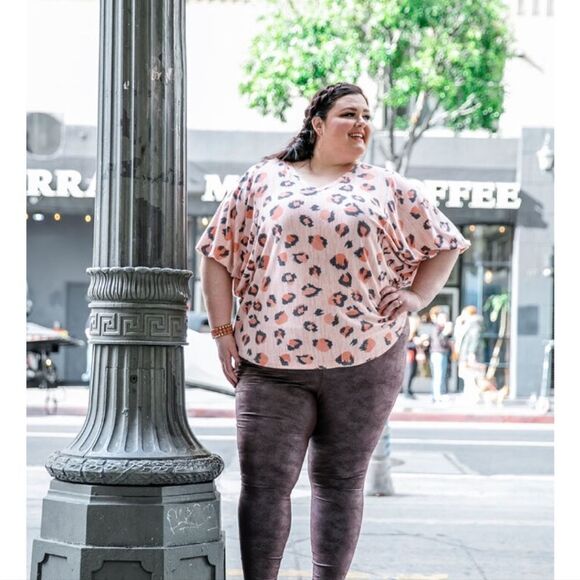 #439 Lularoe Renee balloon tops Varies, colors Avail,Sz. 3X - Picture 2 of 6